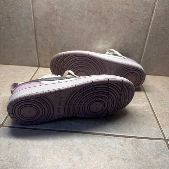 Nike Kids Sneakers in purple  and white - Picture 2 of 4